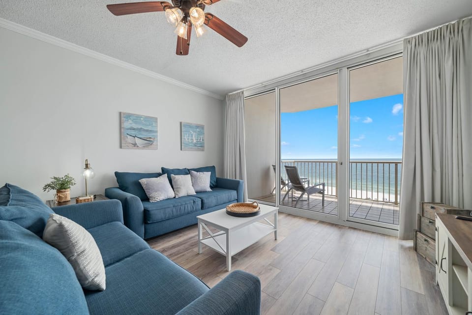 Patio, Natural landscape, View (from property/room), Balcony/Terrace, Living room, Seating area, Sea view