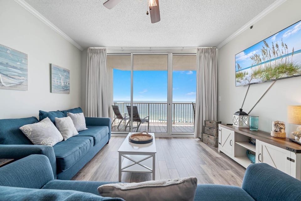 TV and multimedia, View (from property/room), Balcony/Terrace, Living room, Seating area, Sea view