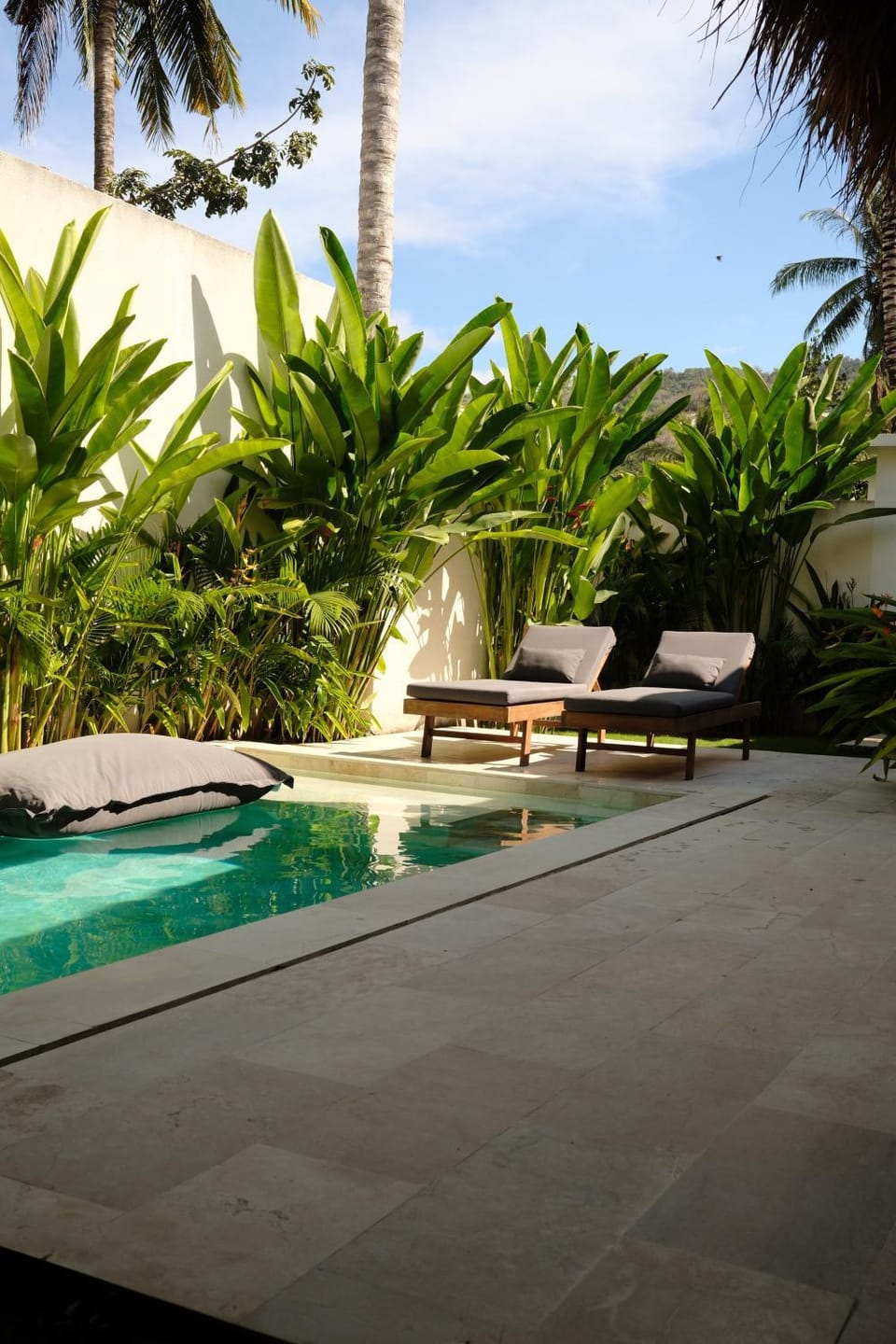 Property building, Swimming pool