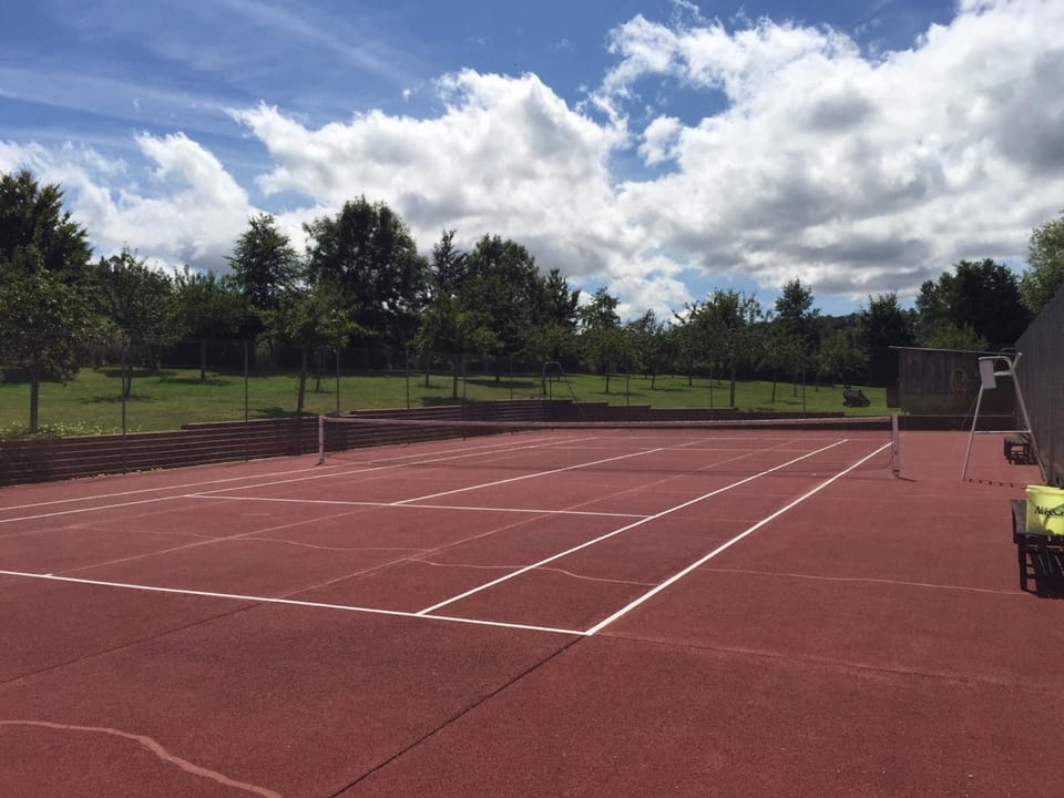 Tennis court, Tennis court