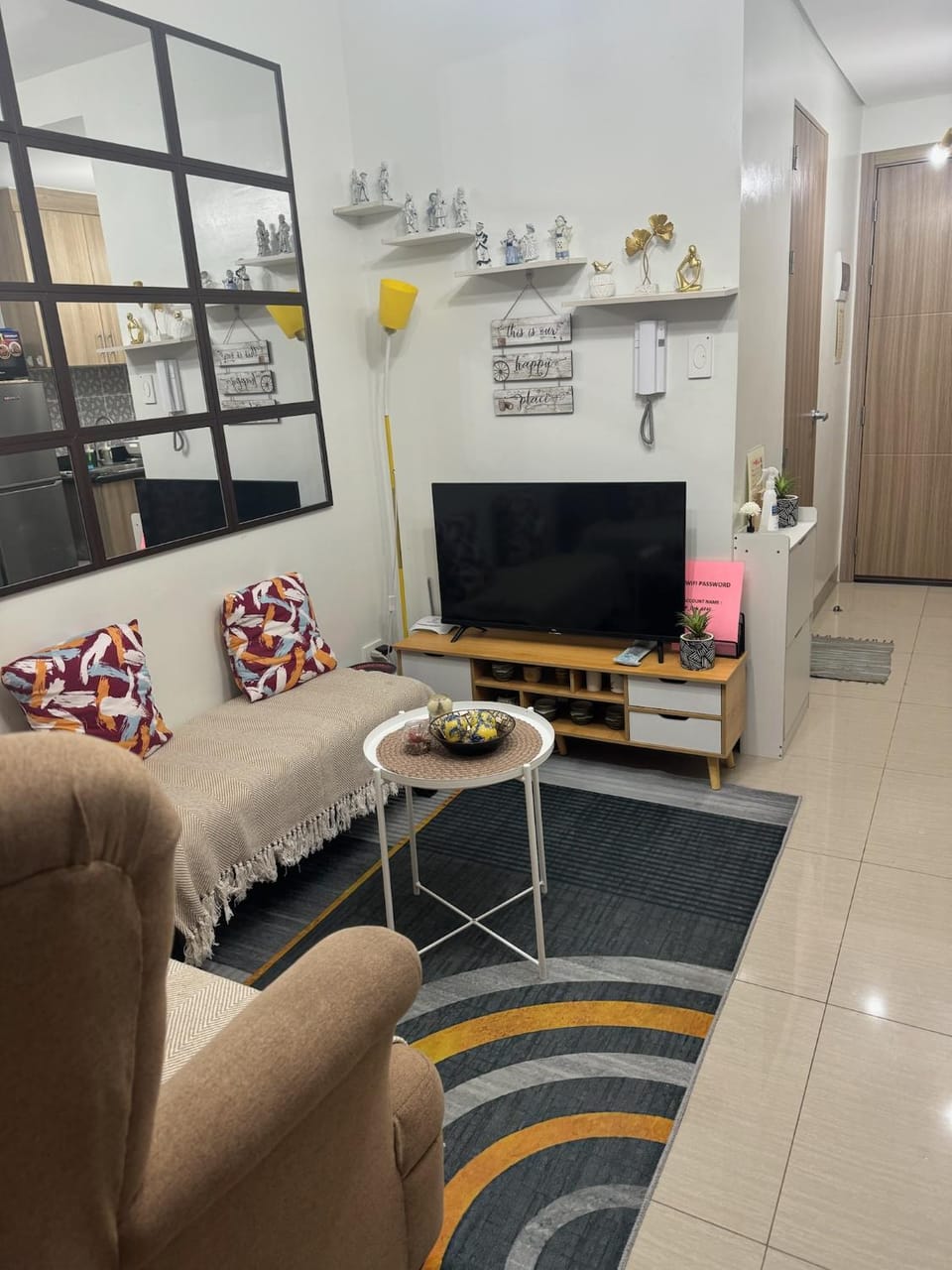 Communal lounge/ TV room, TV and multimedia, Living room, Seating area