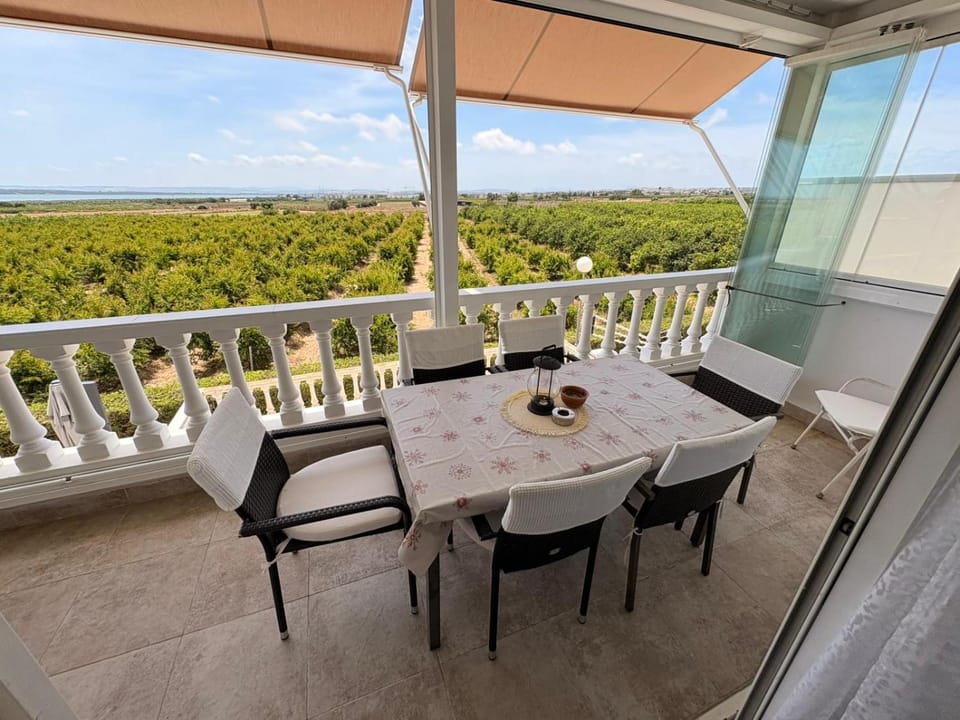Balcony/Terrace, Lake view