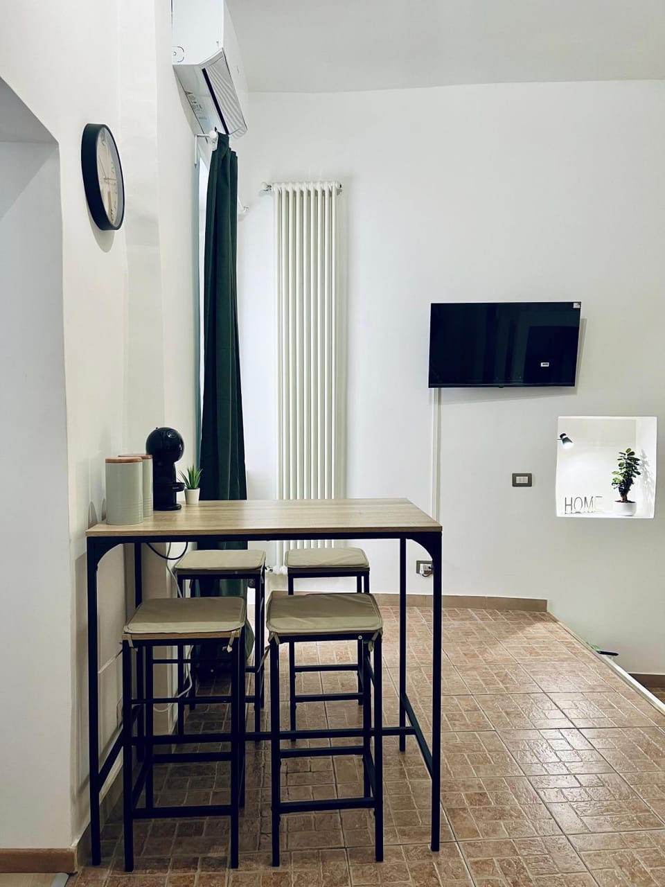 TV and multimedia, Dining area