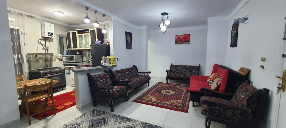 TV and multimedia, Kitchen or kitchenette, Living room, Seating area, Dining area