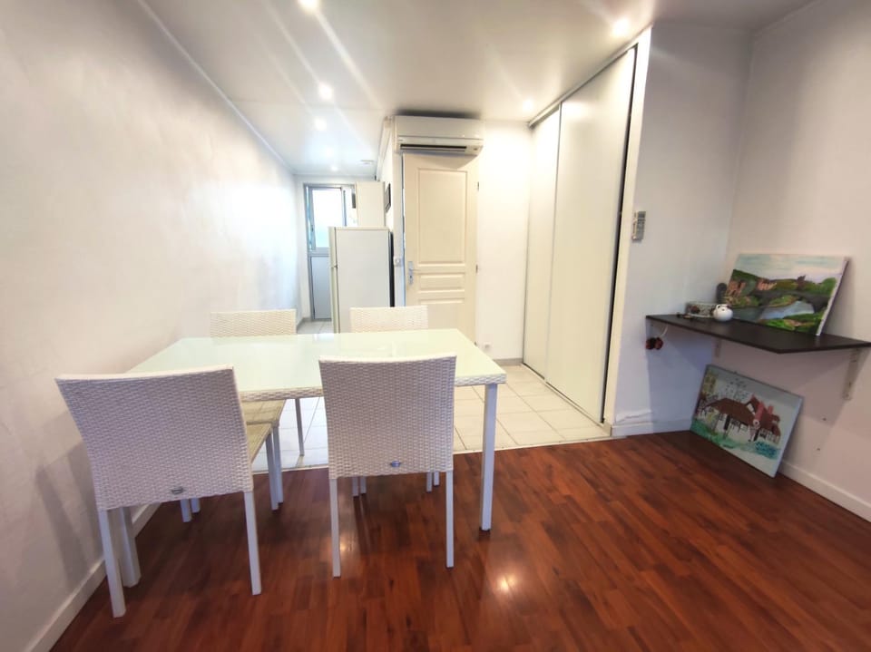 Grand Studio avec piscine à Mandelieu Apartment in Mandelieu-La Napoule