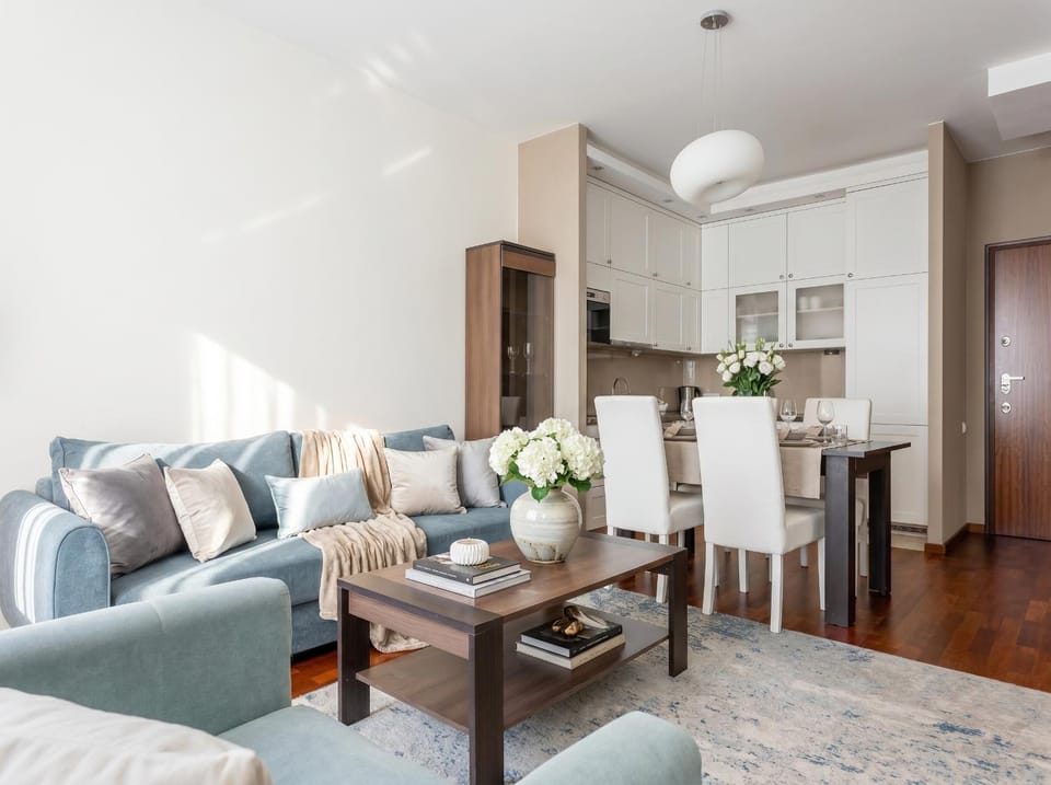 Kitchen or kitchenette, Living room, Seating area, Dining area