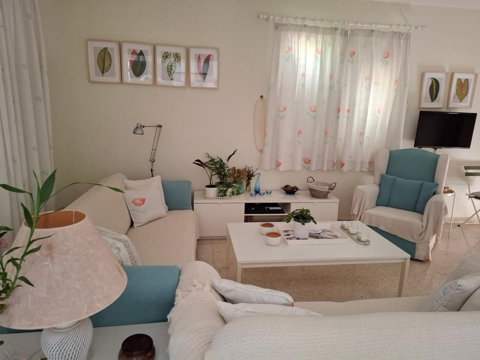 TV and multimedia, Seating area