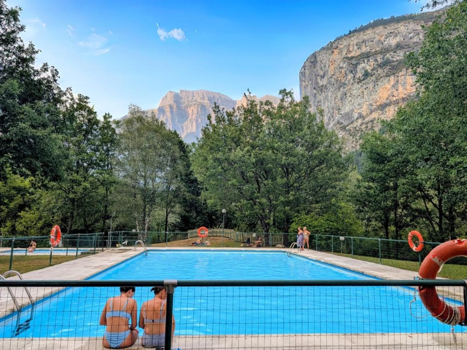 Swimming pool