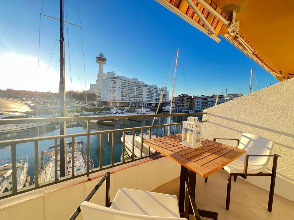 Balcony/Terrace, River view