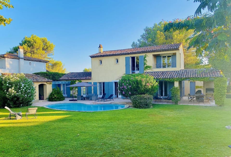 Property building, Garden, Garden view, Pool view, Swimming pool