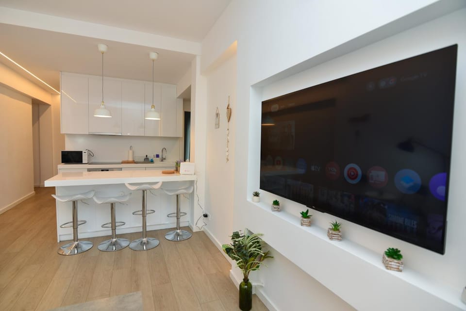 TV and multimedia, Dining area