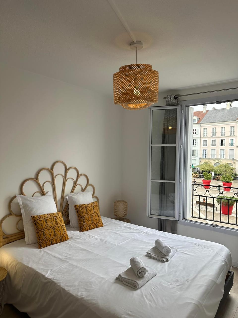 Bed, View (from property/room), Balcony/Terrace, Photo of the whole room, Bedroom, towels
