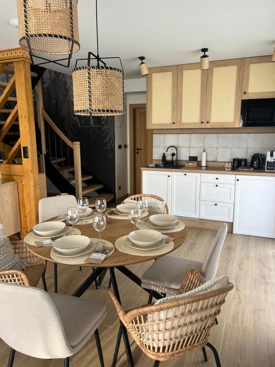 Kitchen or kitchenette, Living room, Seating area, Dining area, dishwasher, stove