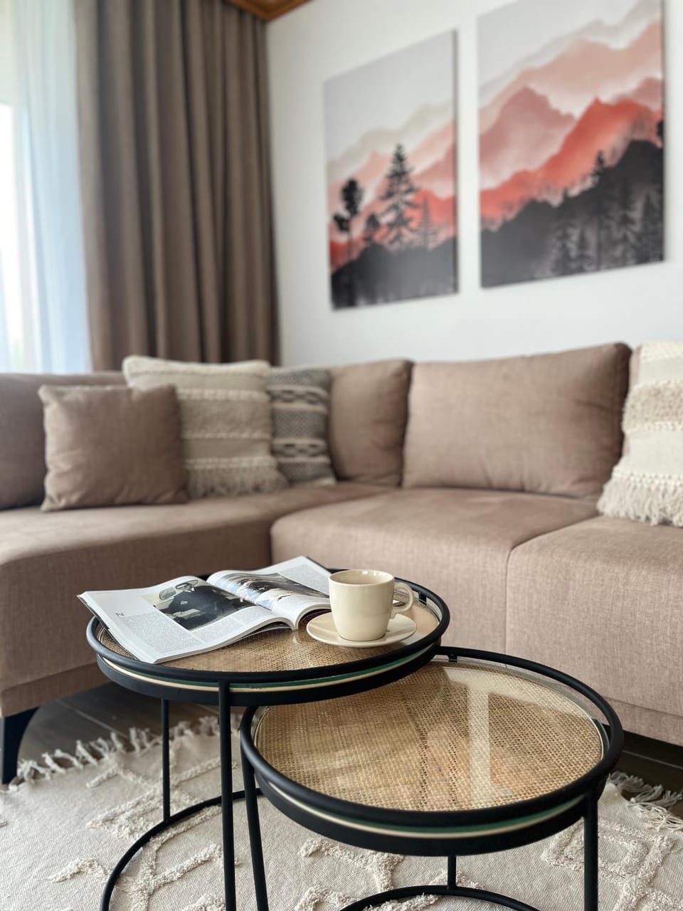 Living room, Seating area