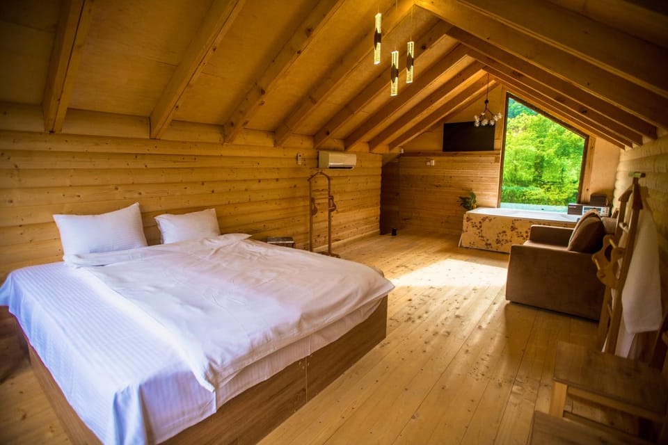 Bed, Photo of the whole room