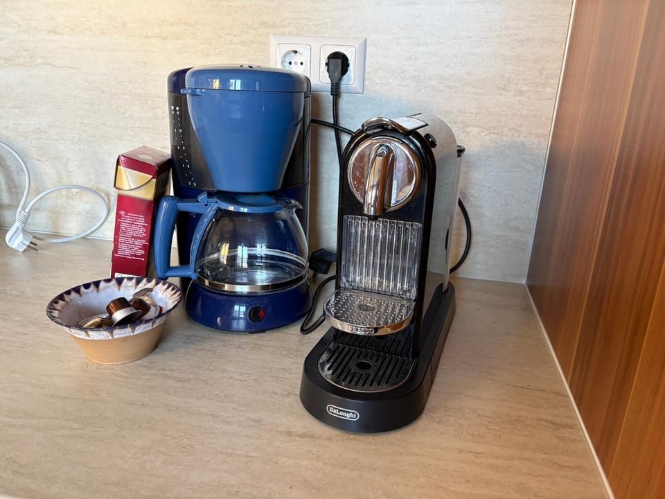 Coffee/tea facilities, Kitchen or kitchenette