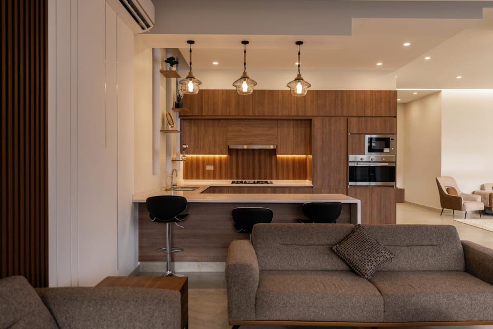 Kitchen or kitchenette, Seating area, Dining area, minibar