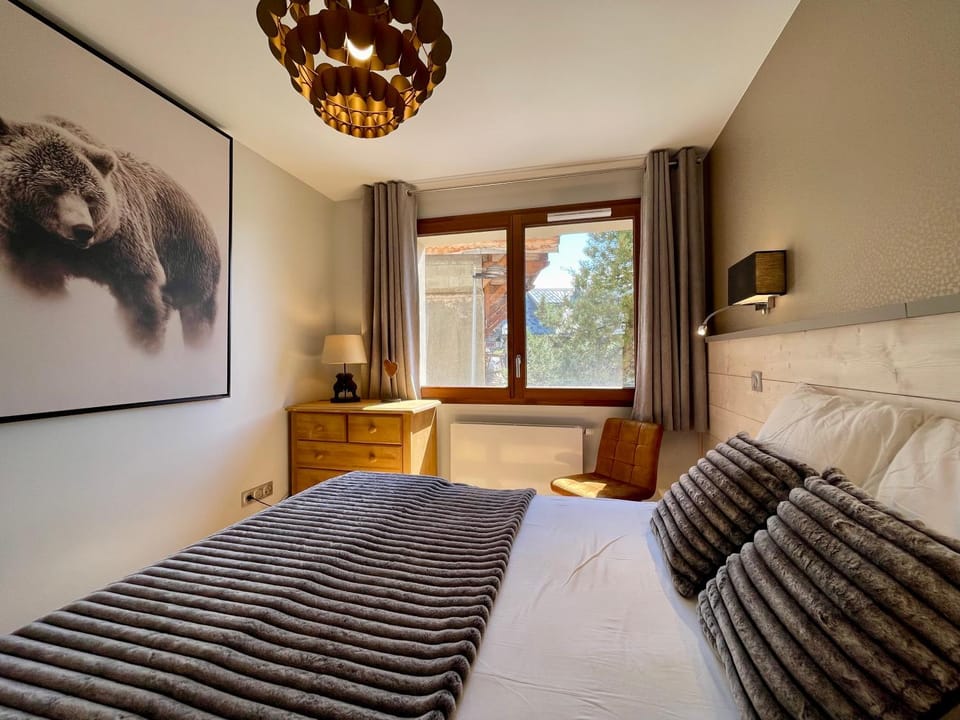 Bed, Bedroom