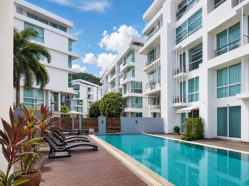 Property building, Day, Swimming pool, sunbed