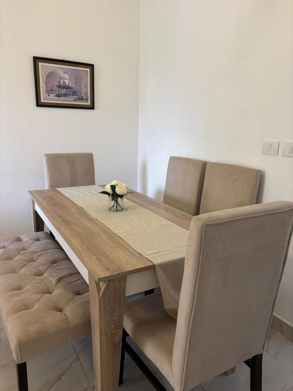 Seating area, Dining area