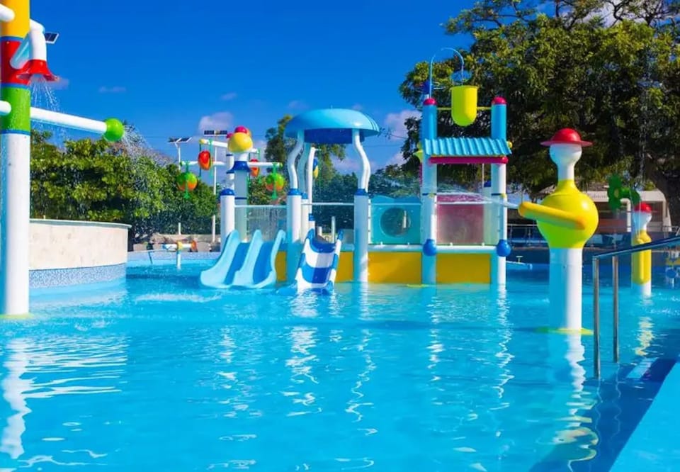 Aqua park, Swimming pool