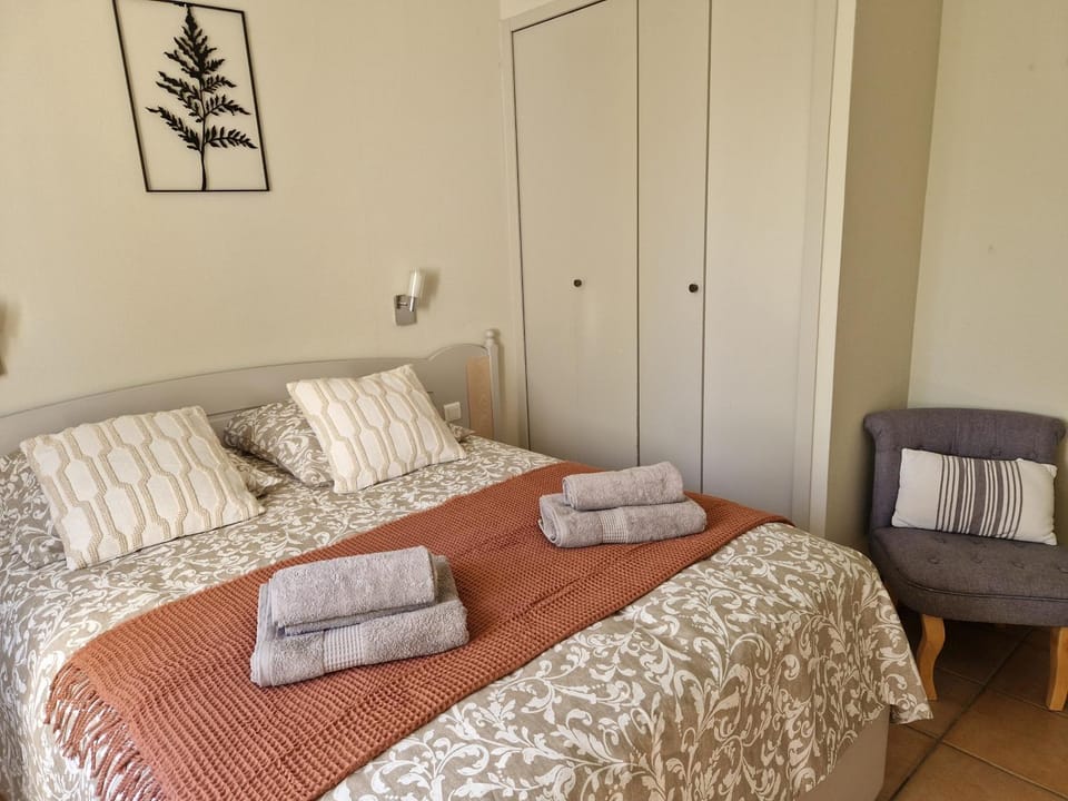 Bed, Photo of the whole room, Bedroom, towels, wardrobe