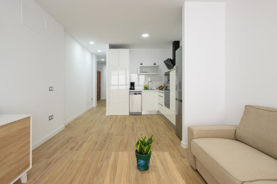 Kitchen or kitchenette, Living room, oven, stove