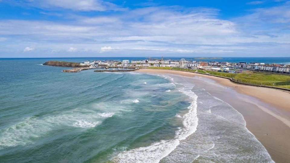 Harbour Penthouse Step to Beach- Princess Yellow 3 Apartment in Portrush