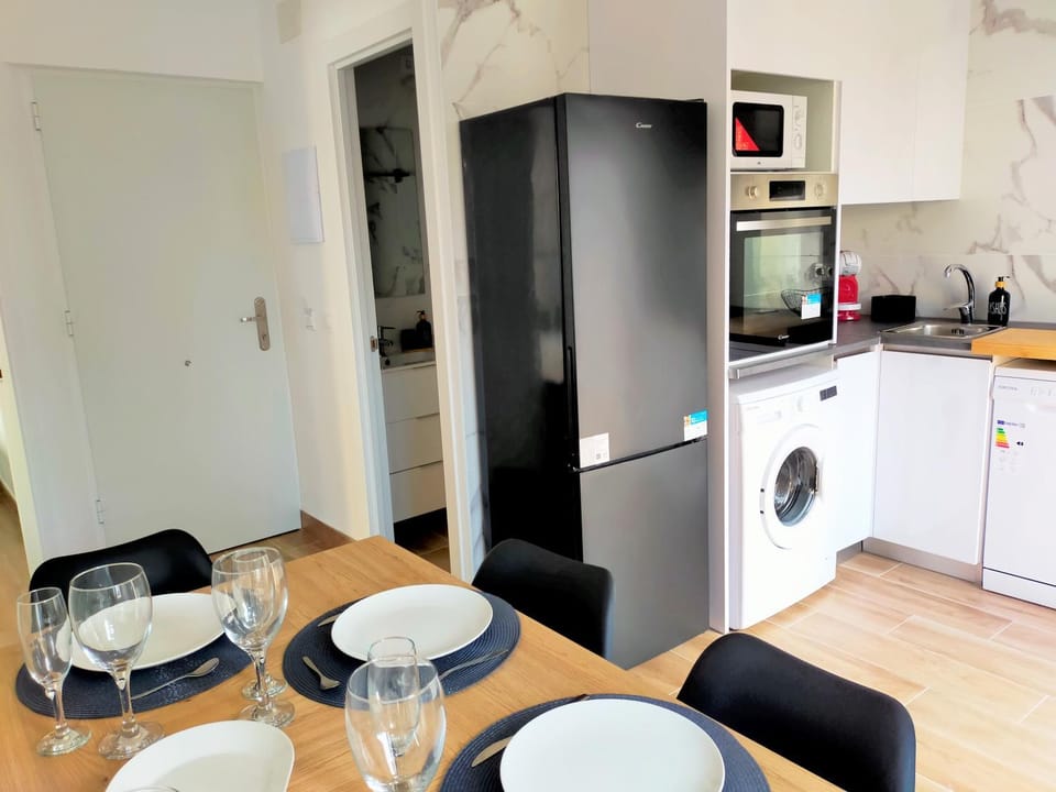 dishwasher, stove, washing machine, kitchen