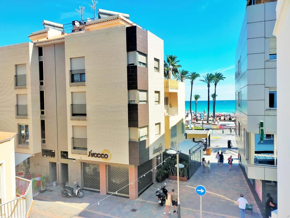 Natural landscape, City view, Sea view, Street view, Location