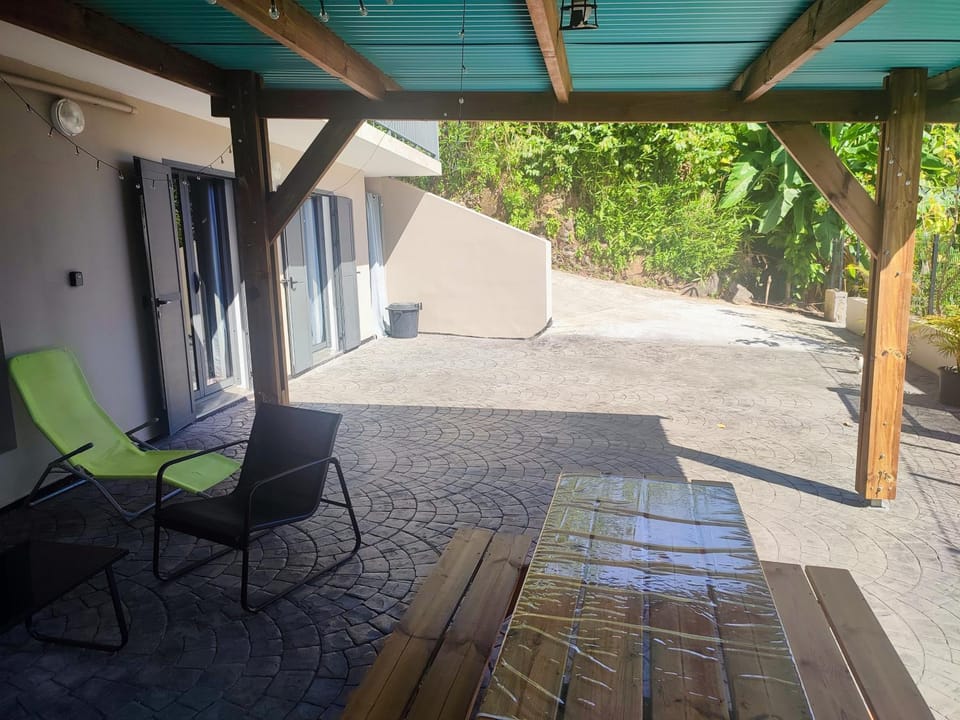 O' Calme- Duplex-T3- piscine privée- vue nature Apartment in Réunion