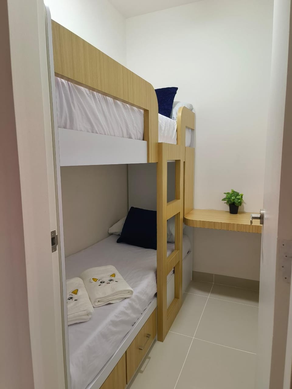 Kinabalu 2 Home stay The Shore KK Apartment hotel in Kota Kinabalu