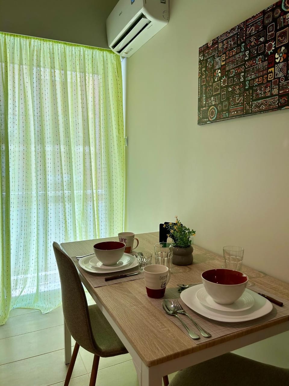 Dining area, kitchen, air conditioner