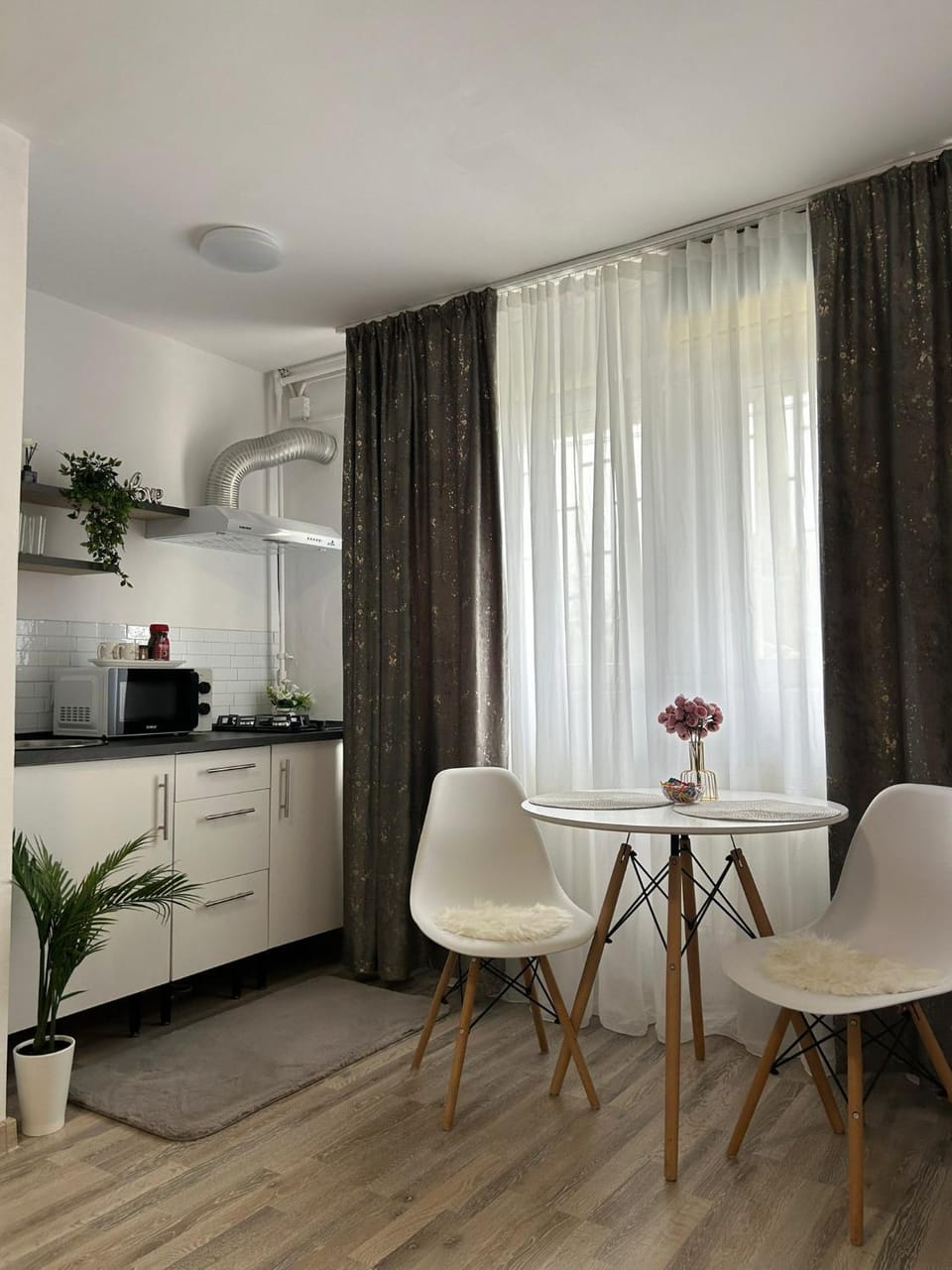 Coquette Room Apartment in Prahova, Romania