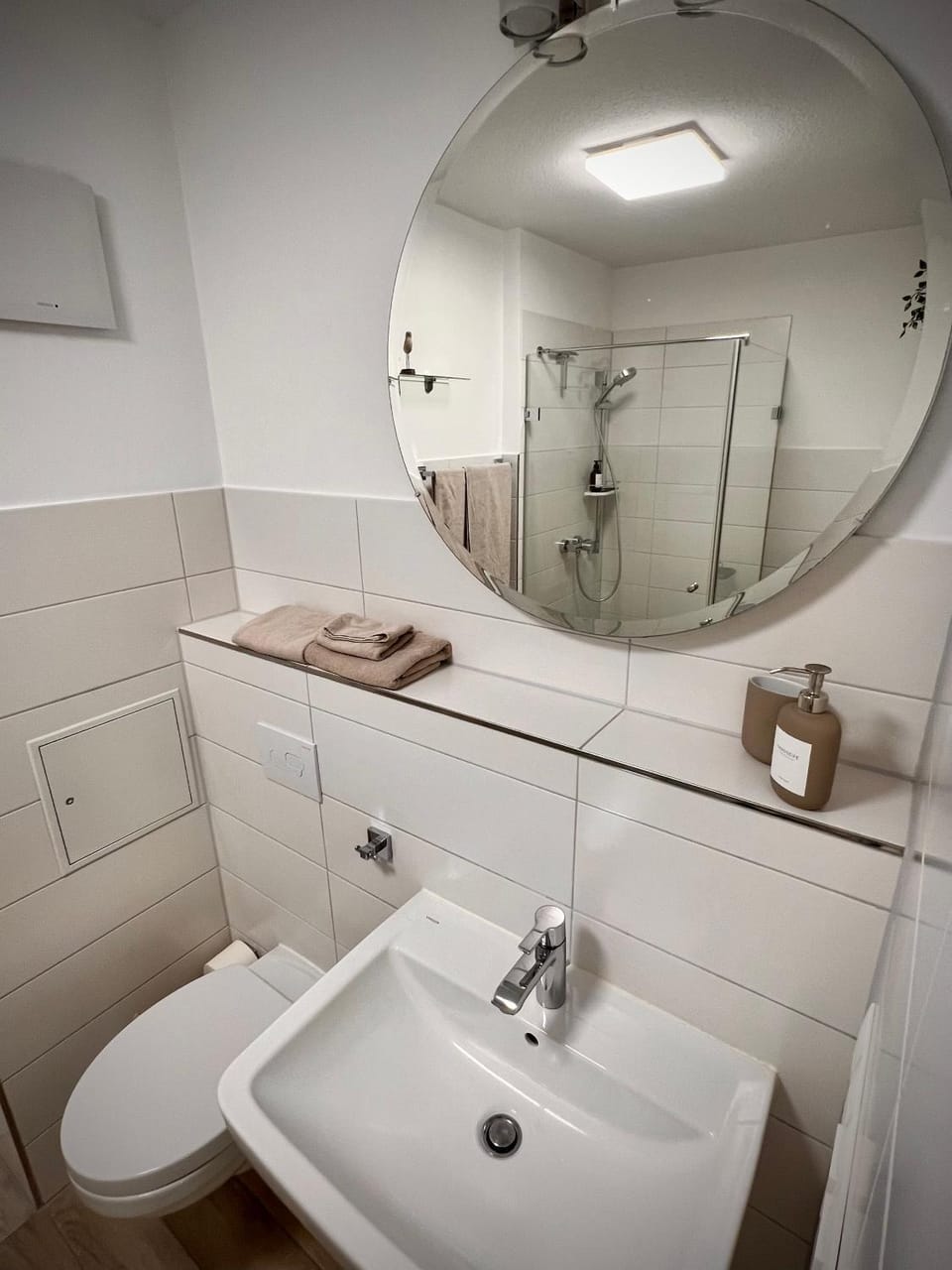 Shower, Bathroom, towels