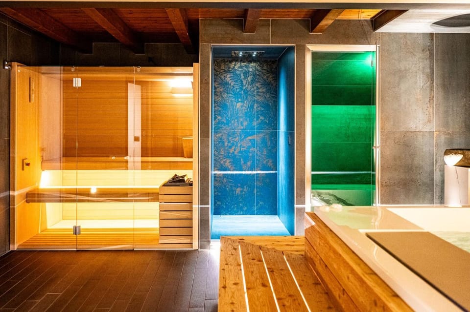 Hot Tub, Sauna, Steam room, Spa and wellness centre/facilities