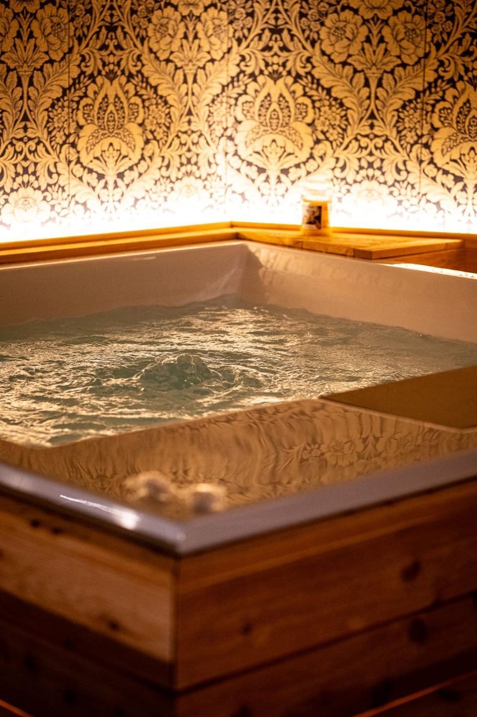 Hot Tub, Sauna, Steam room, Spa and wellness centre/facilities