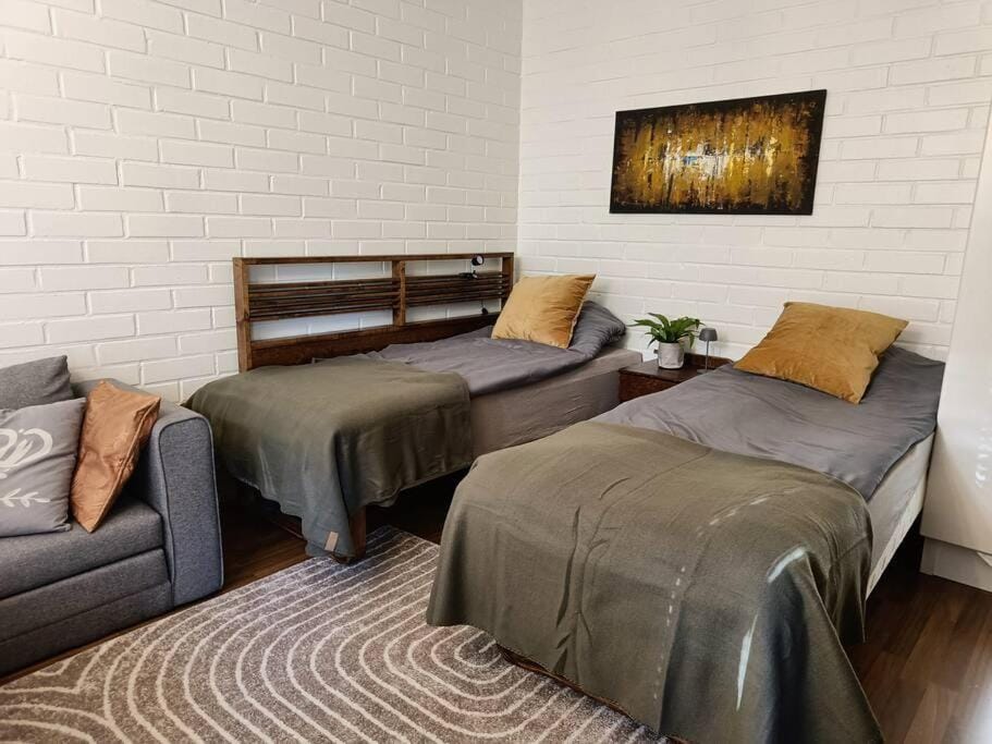 Bed, Living room, Photo of the whole room, Seating area, Bedroom
