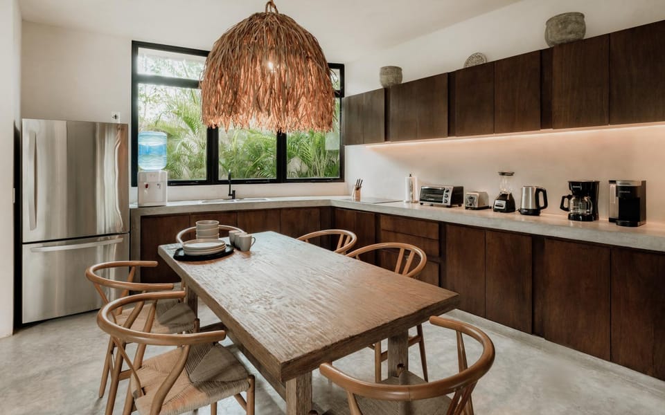 Kitchen or kitchenette, Dining area, oven, stove, toaster