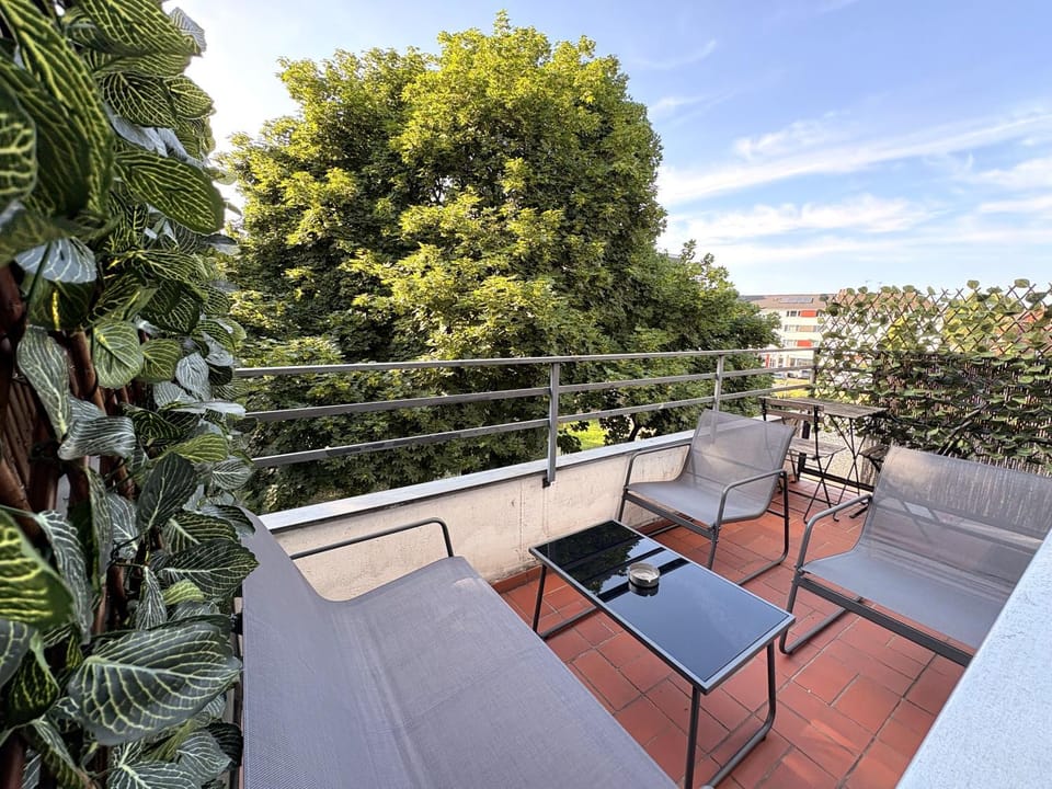 View (from property/room), Balcony/Terrace, Seating area