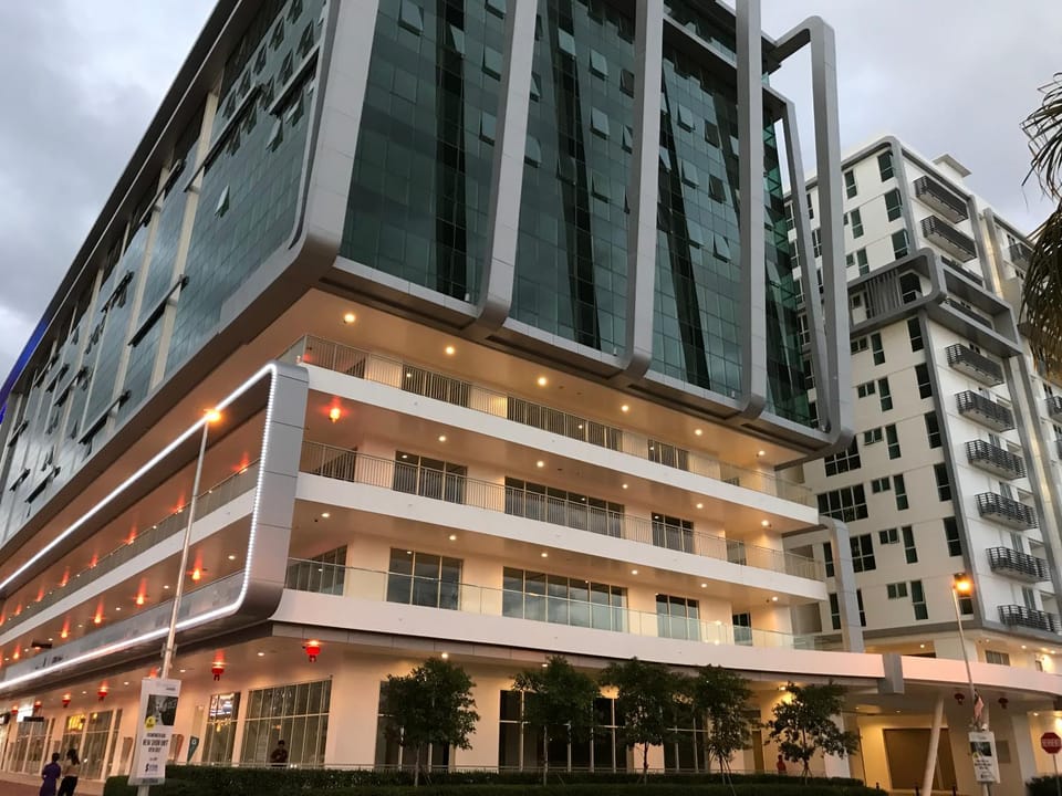 Property building, Day, City view, Location