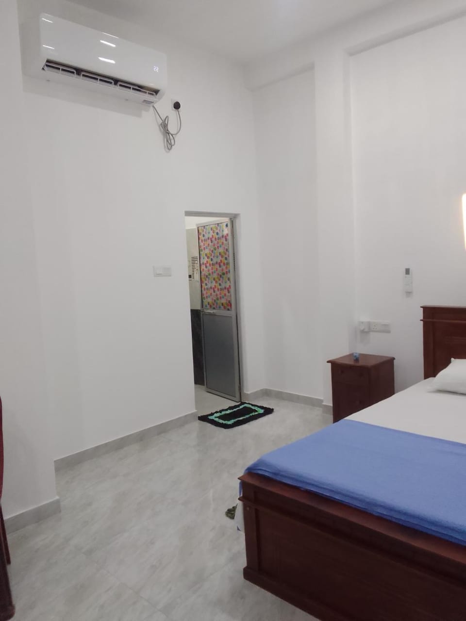 Bed, Photo of the whole room, air conditioner