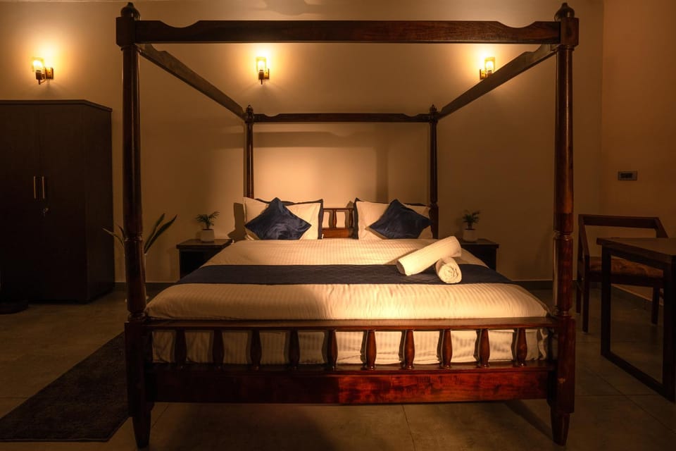 Bed, Bedroom, Sunrise