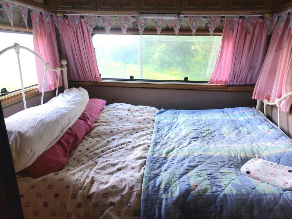 Private basic caravan Farm Stay in Brittany