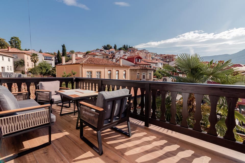 Natural landscape, Balcony/Terrace, Sea view, Internal: Not applicable to any particular room