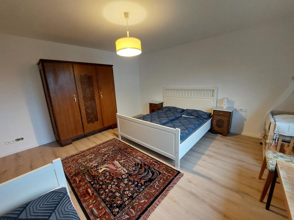 Bed, Photo of the whole room, Seating area, Bedroom, wardrobe