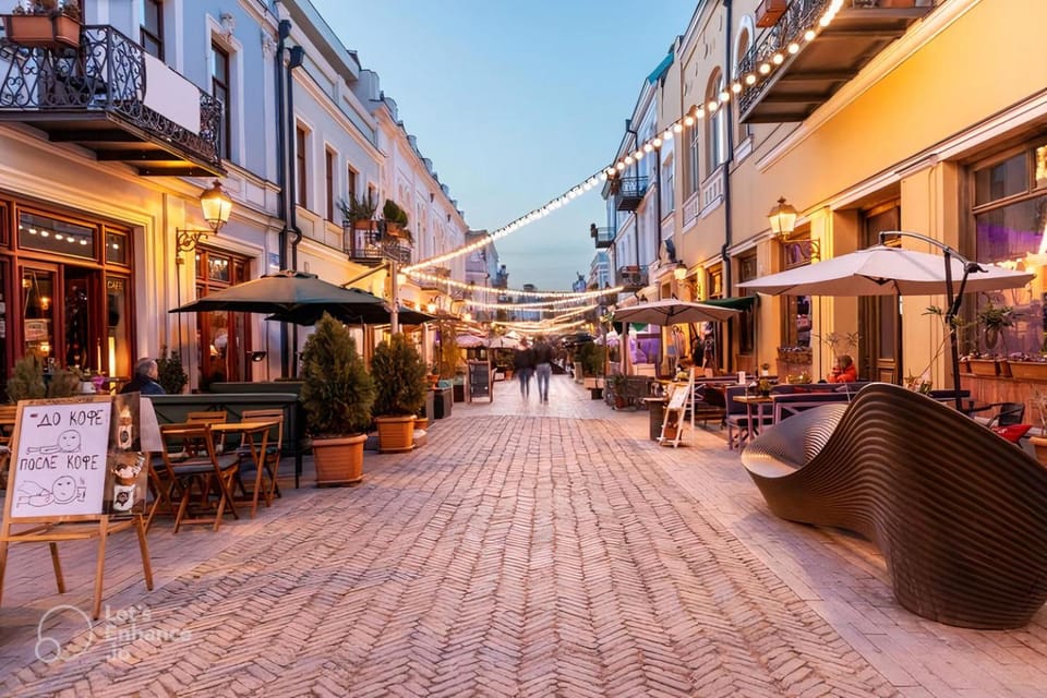 Property building, Restaurant/places to eat, Breakfast, Quiet street view