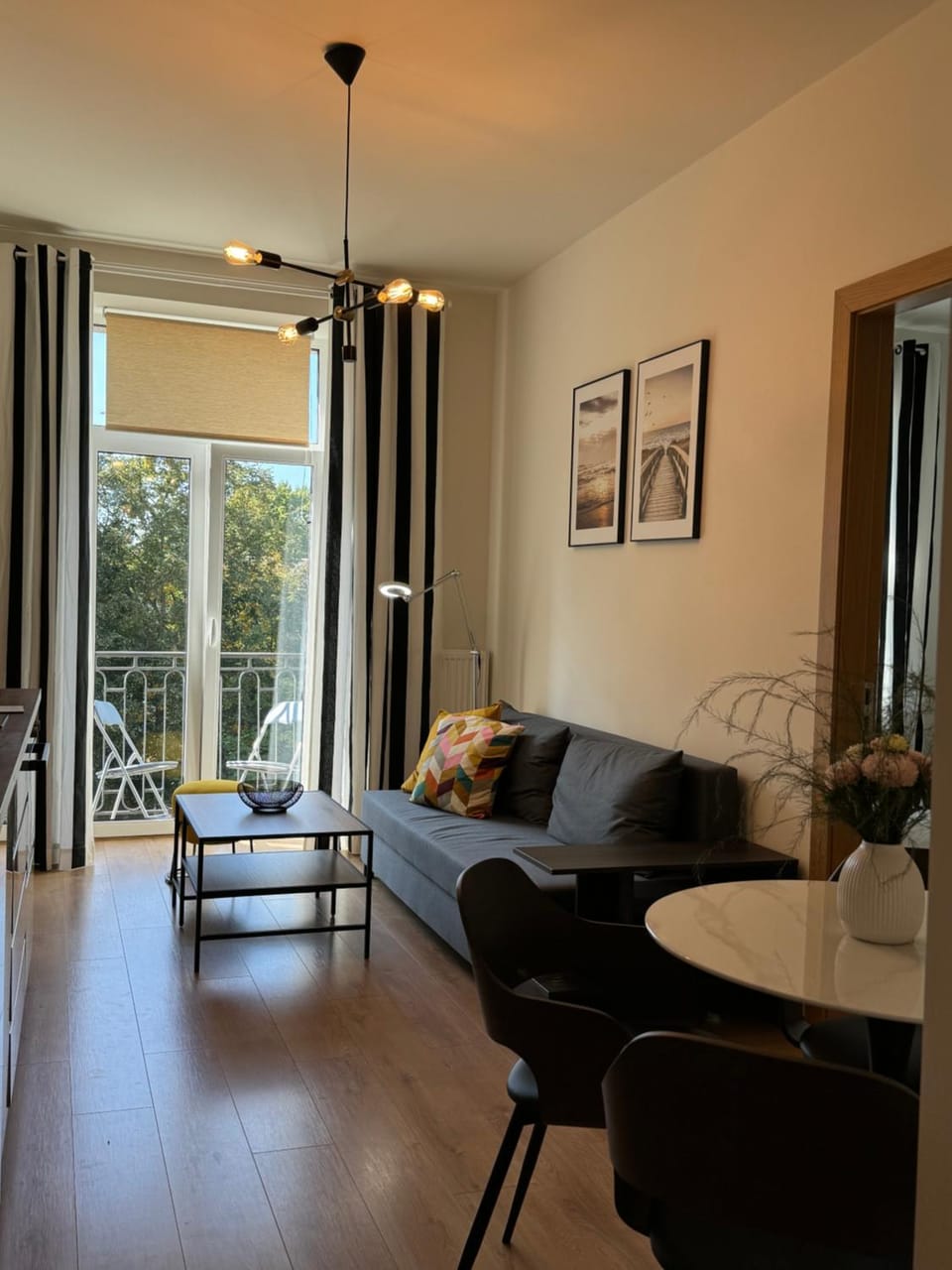 Living room, Seating area, Dining area