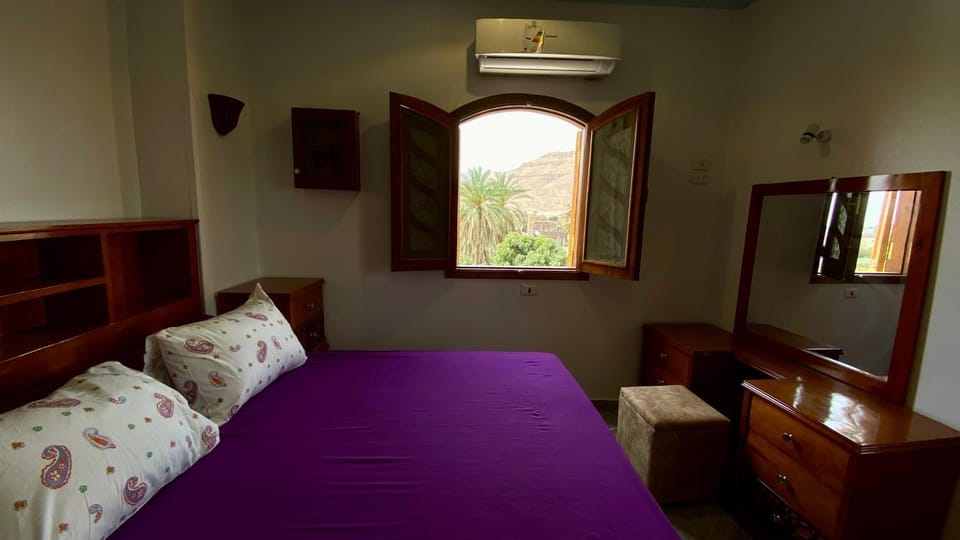 Bed, Photo of the whole room, Bedroom, air conditioner