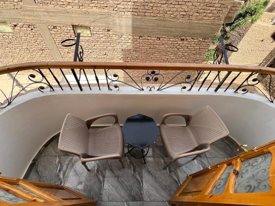 Day, View (from property/room), Balcony/Terrace, Seating area, Dining area
